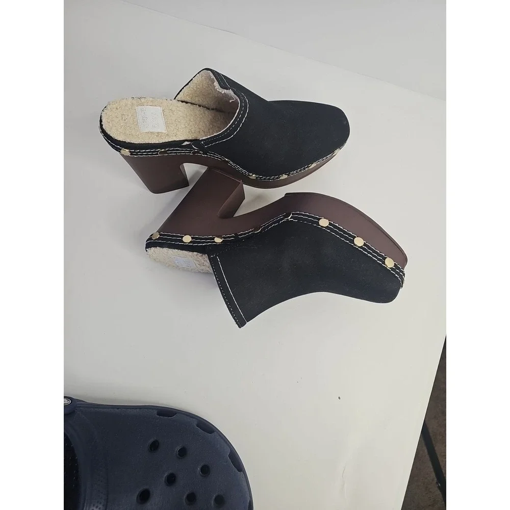 Crown & Ivy Women's Platform Sherpa Lined Clogs‎ black Size 8